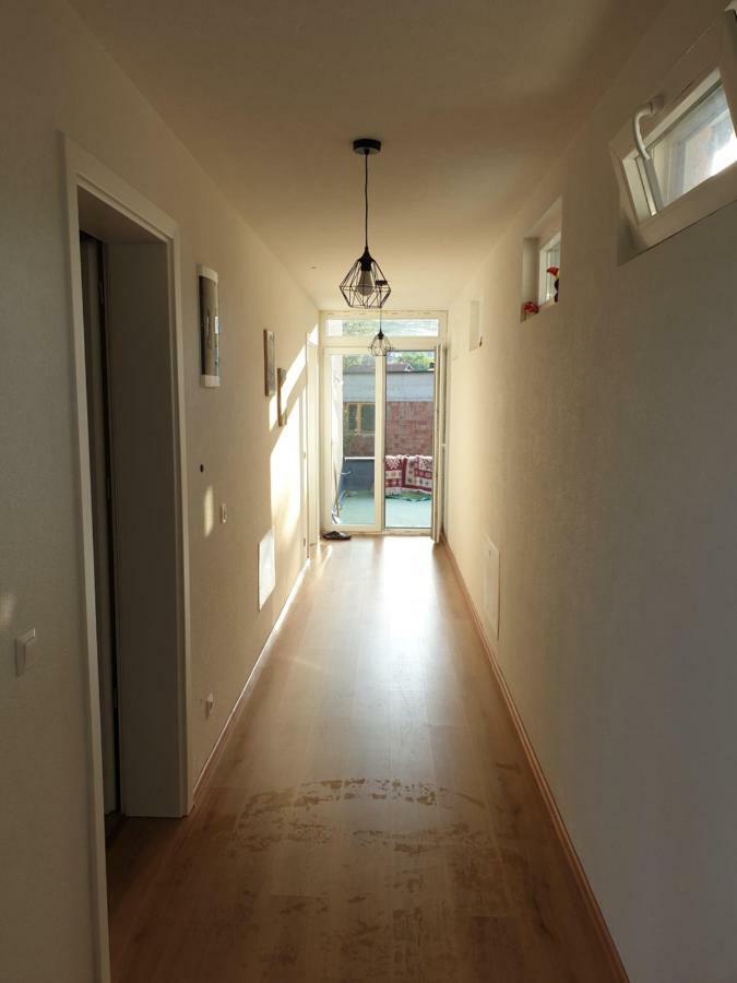 Hotel Bora Pejë Esterno foto