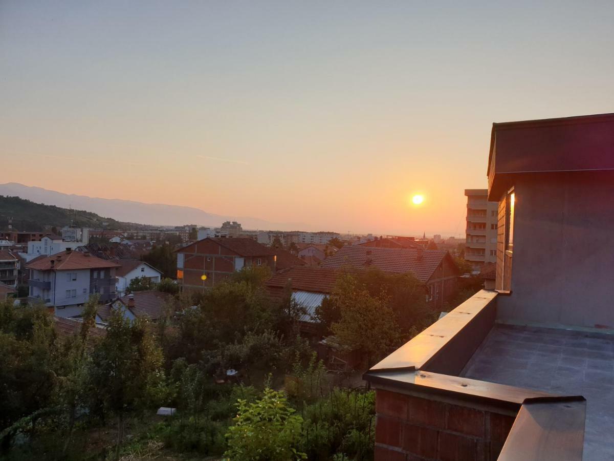 Hotel Bora Pejë Esterno foto